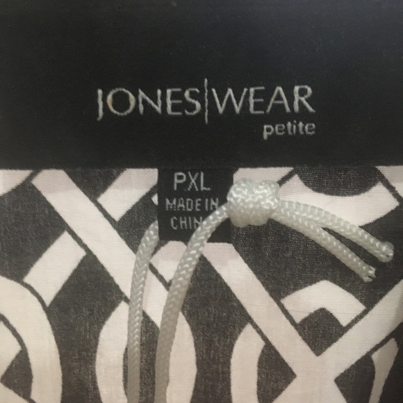 Jones Wear Petite XL tunic top in black and White - Picture 4 of 7